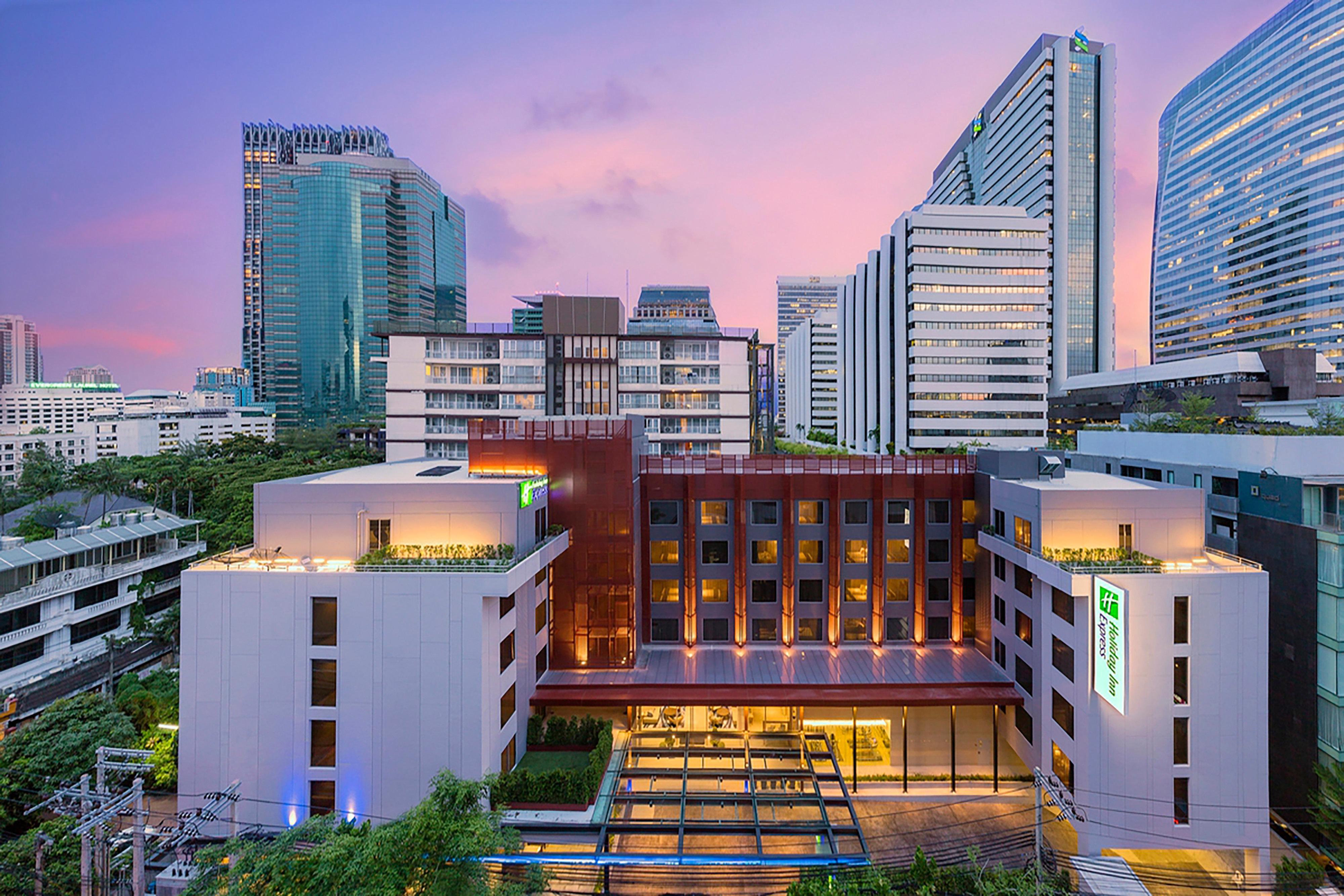 Holiday Inn Express Bangkok Sathorn By Ihg Exterior photo