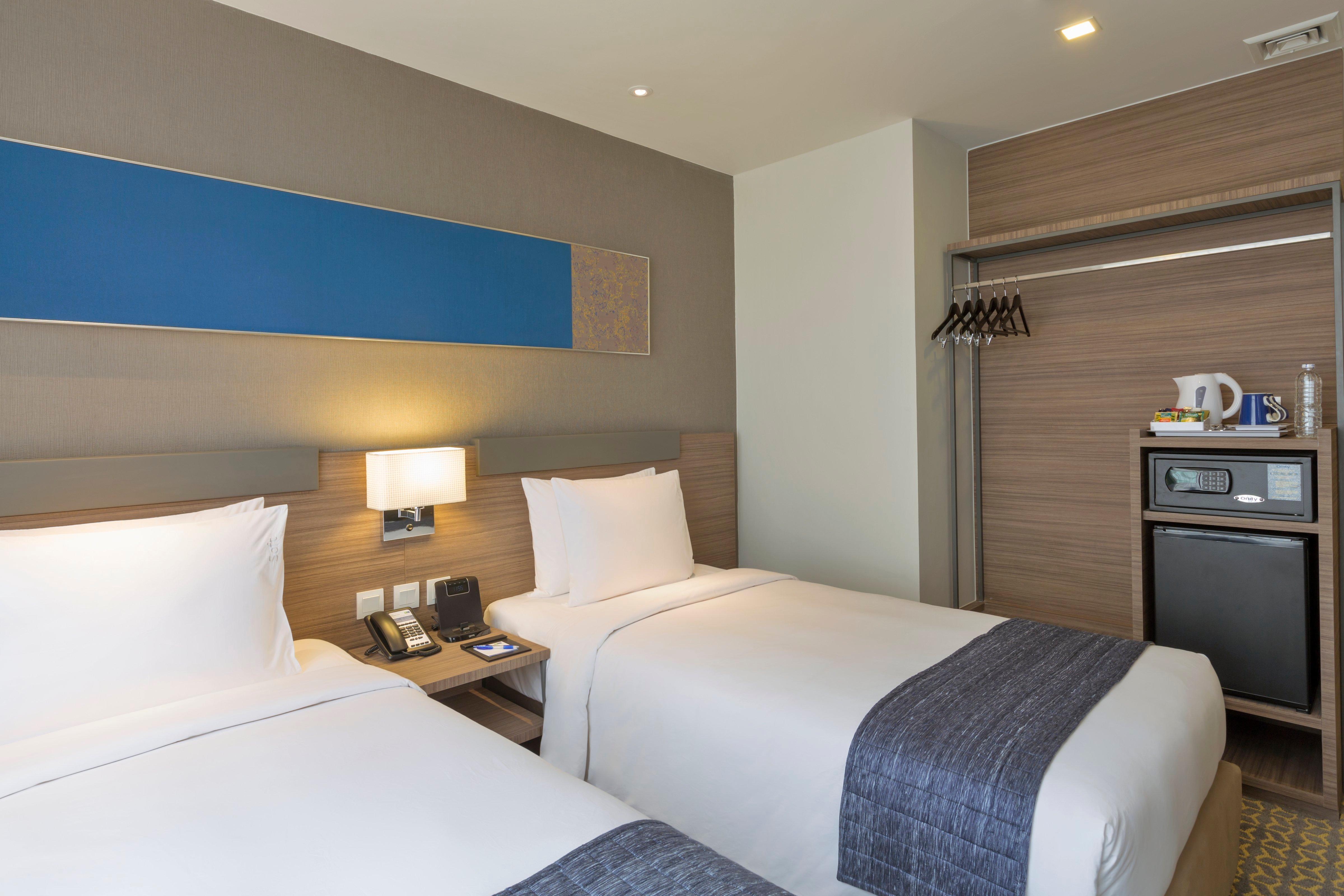 Holiday Inn Express Bangkok Sathorn By Ihg Exterior photo