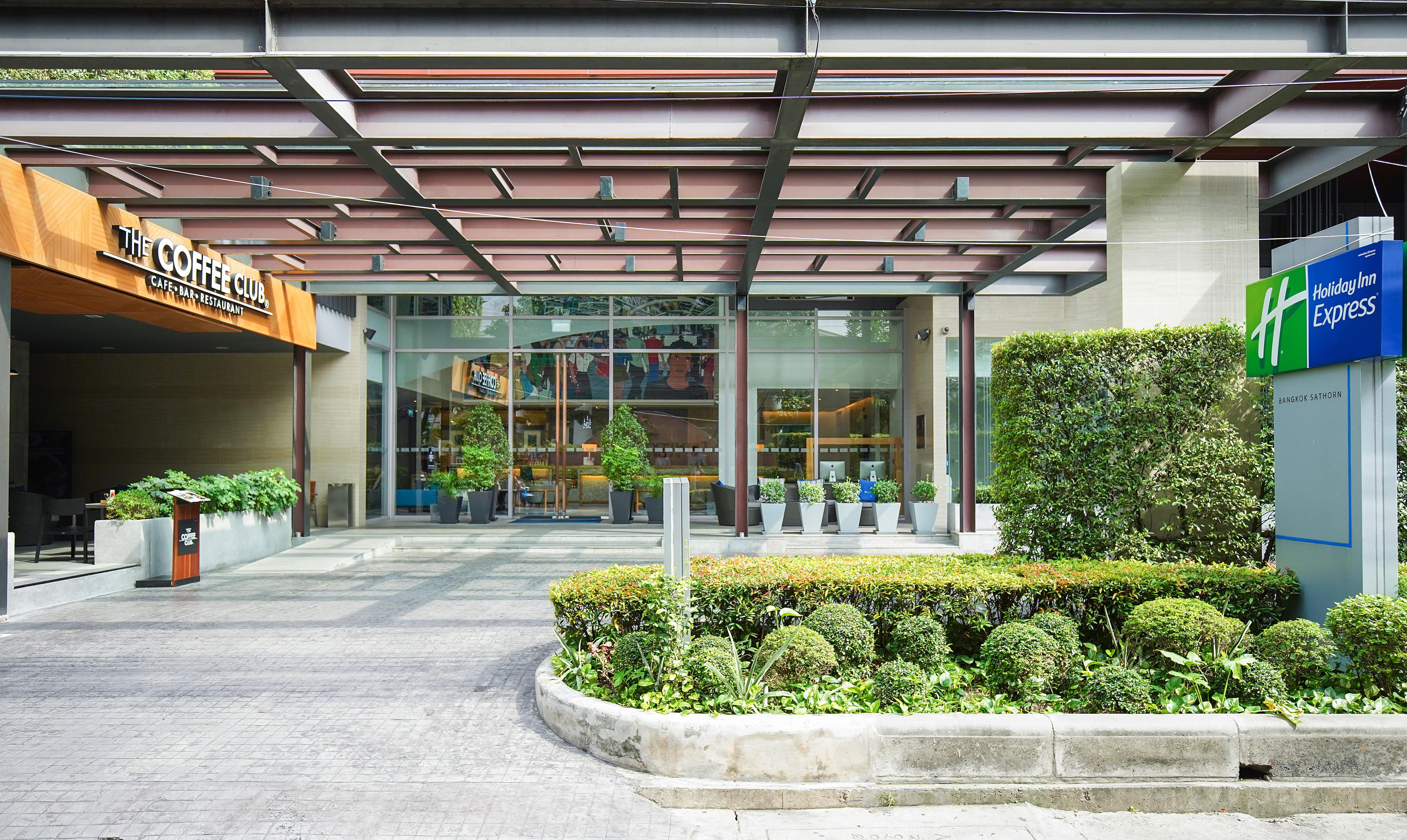 Holiday Inn Express Bangkok Sathorn By Ihg Exterior photo